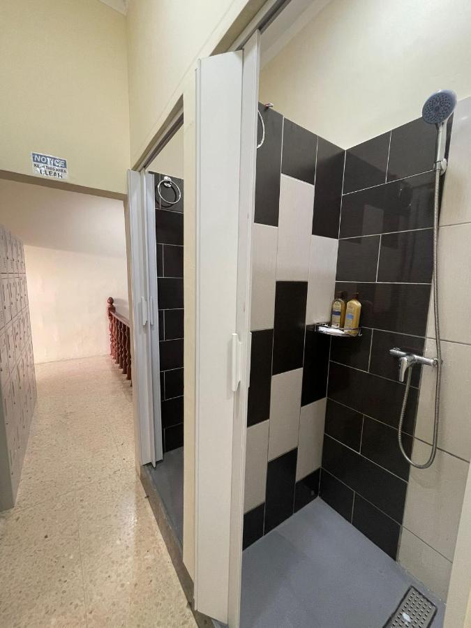 Ommi Hostel Saint Julian's Ngoại thất bức ảnh