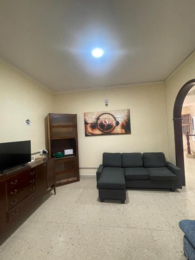 Ommi Hostel Saint Julian's Ngoại thất bức ảnh